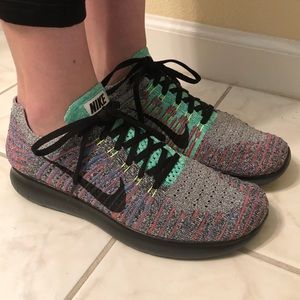 Nike Free Run Flyknit Size 9